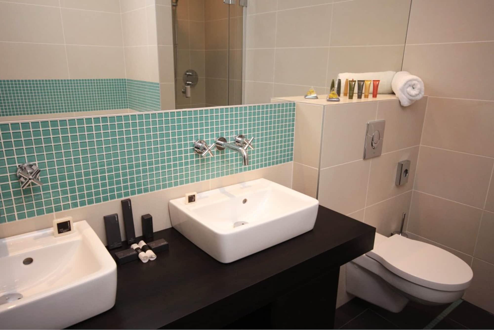 Red & Blue Design Hotel 4*