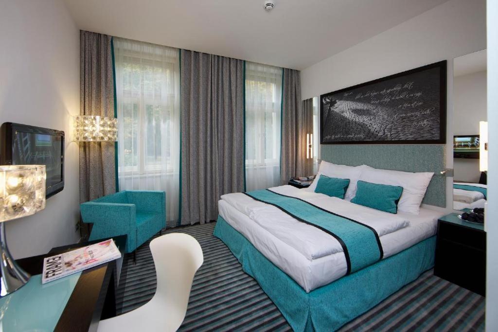 Red & Blue Design Hotel 4*