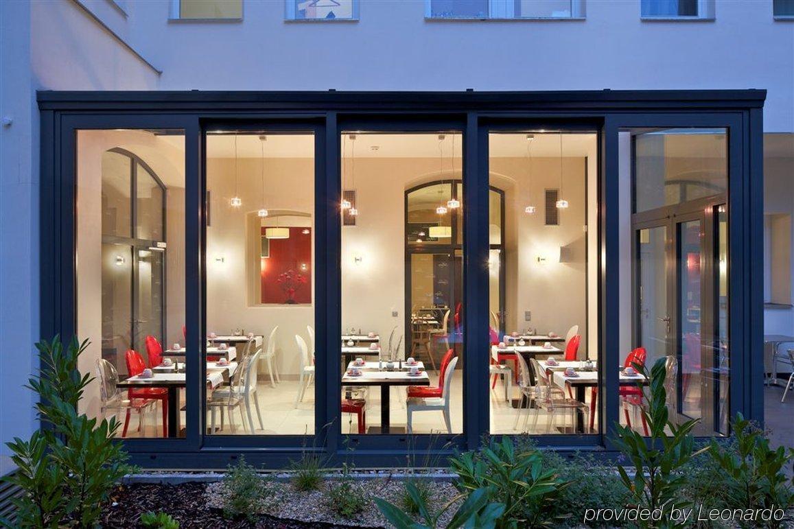 Red & Blue Design Hotel 4*